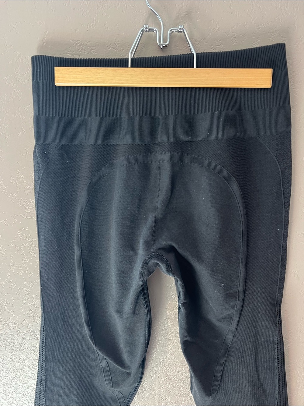Lululemon Flow & Go Black Legging - Picture 7 of 10